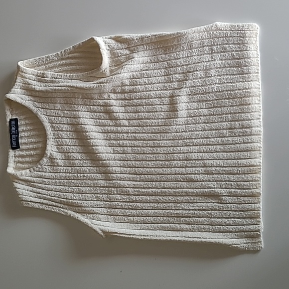 White shirt - Picture 1 of 4